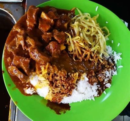  Nasi Kandar: Ein exotisches Geschmackserlebnis voller scharfer Gewürze und cremiger Kokosmilch