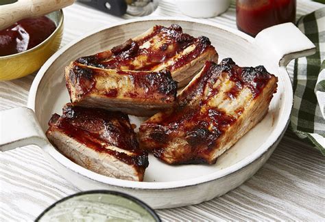  Spareribs Mit Scharfer Szechuan-Sauce - Ein Feuerwerk Der Aromen Auf Ihrem Gaumen?