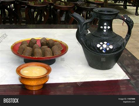  Tsampa mit Yakbutter - Ein herzhaftes und wohliges Erlebnis aus dem tibetischen Hochland!