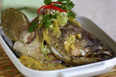  Wuhu Steamed Fish Heads - Eine Sinfonie aus feinsten Gewürzen und butterzarter Konsistenz?